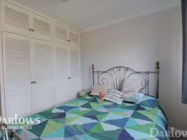 Cozy 1 BA 2 bedroom flat for rent in Goldcrest Drive, Cardiff.