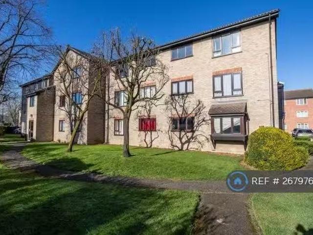 Deal! 1 BA 2 bedroom flat for rent in Firs Close, Mitcham, CR4