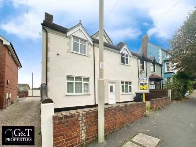 Cozy 1 BA 2 bedroom flat for rent in Flat, Church Street, Bri.