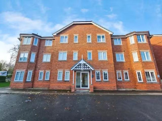 Rental! 1 BA 2 bedroom flat for rent in Oriel House, Heathcote.