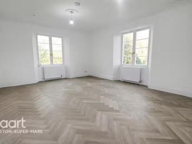 For Rent! 1 BA 2 bedroom flat for rent in Lower Church Road, W.