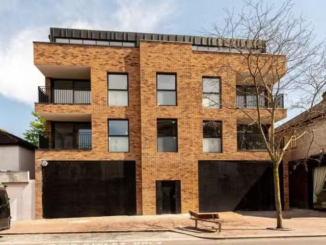 For Rent! 1 BA 2 bedroom flat for rent in M Residence, Purley.