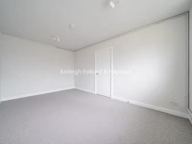 Charming 1 BA 2 bedroom flat for rent in Masons Hill, Bromley.