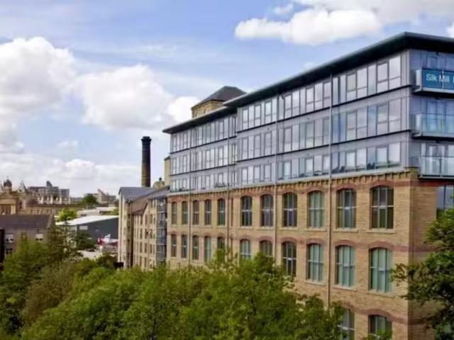 Cheap 1 BA 2 bedroom flat for rent in The Silk Mill, Dewsbury.
