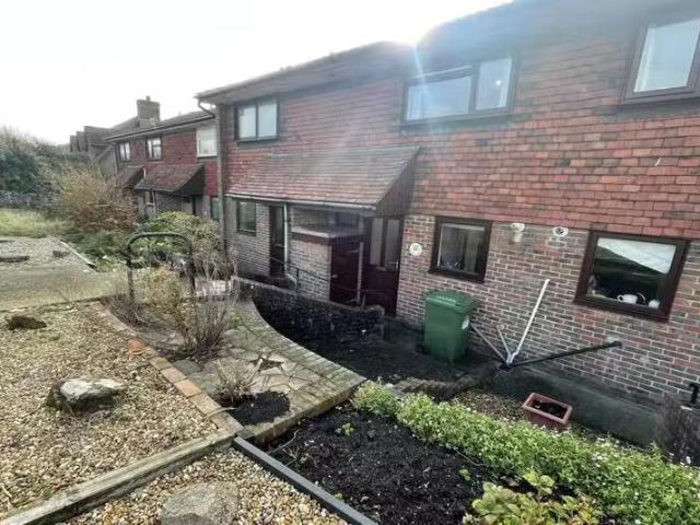 New 1 BA 2 bedroom house for rent in Court Leet, Steyne Road.