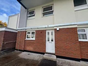 Just in! 1 BA 2 bedroom house for rent in Ledbury Road, Staple.