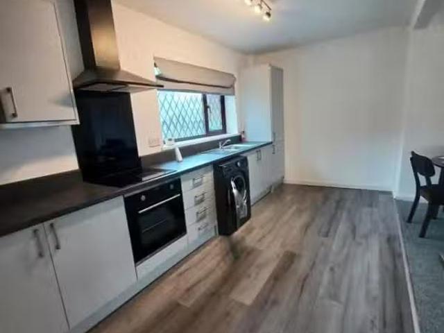 Charming 1 BA 2 bedroom property for rent in Wheatley Terrace.