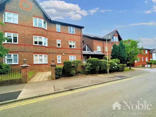 Charming 1 BA 2 bedroom retirement property for rent in Eastfi.