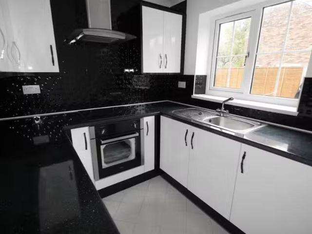 Nice 1 BA 2 bedroom semi detached house for rent in Amber Cott.