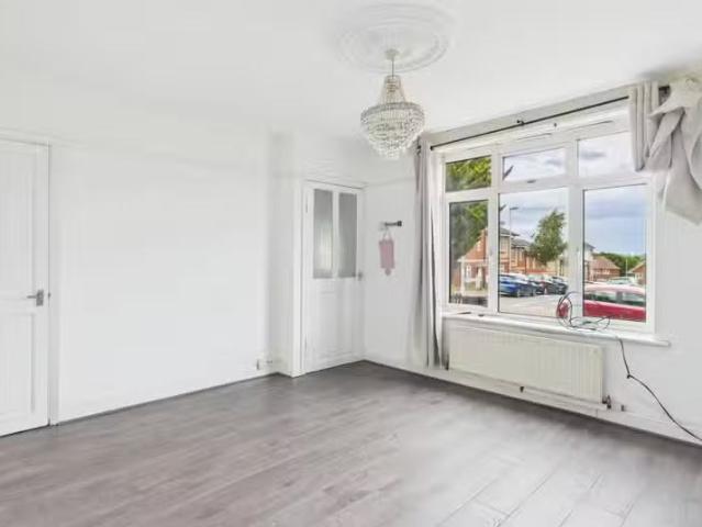 Rental! 1 BA 2 bedroom semi detached house for rent in Webbcro.