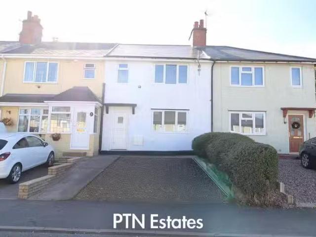 Rental! 1 BA 2 bedroom terraced house for rent in Margaret Ave.