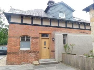 Just in! 1 BA 2 bedroom terraced house for rent in Newpark Mew.