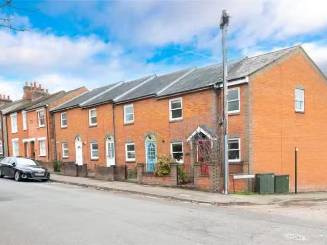 Cheap 1 BA 2 bedroom terraced house for rent in Normandy Road.