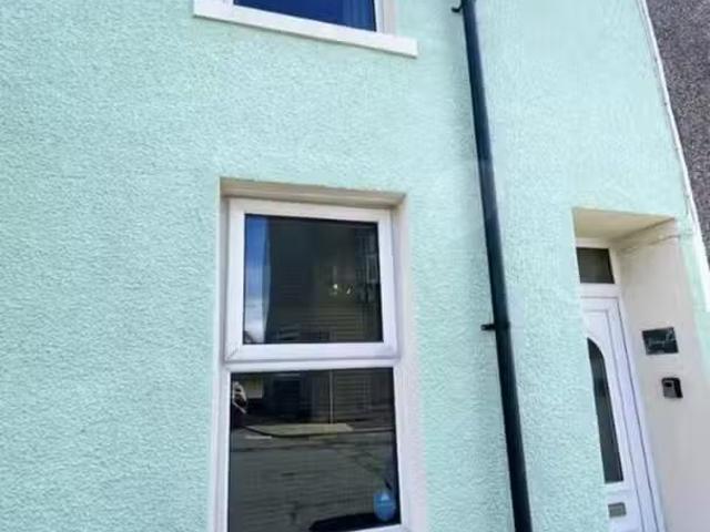 Cheap 1 BA 2 bedroom terraced house for rent in Arlecdon Road.