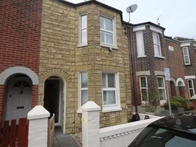 Rental! 1 BA 2 bedroom terraced house for rent in Green Road.