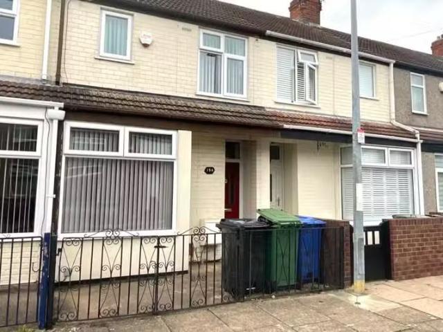 Nice 1 BA 2 bedroom terraced house for rent in Haycroft Street.