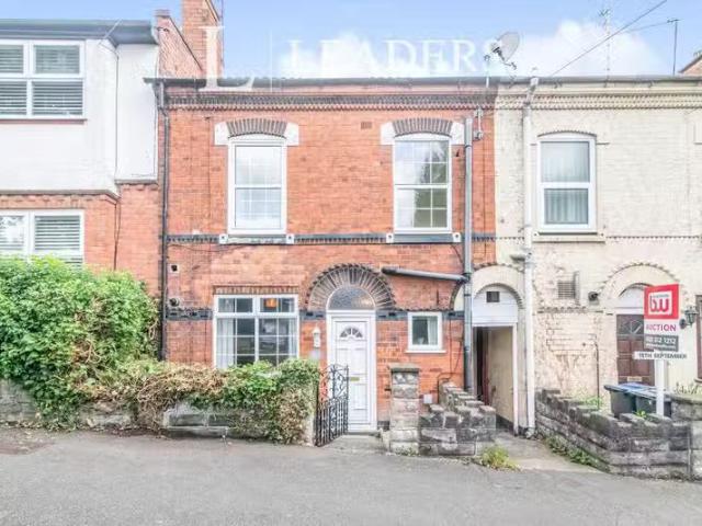 Cheap 1 BA 2 bedroom terraced house for rent in Station Road.