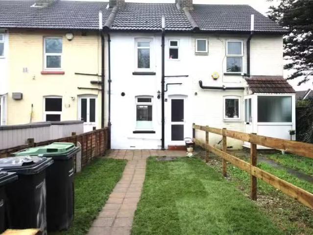 For Rent! 1 BA 2 bedroom terraced house for rent in Stonebridg.