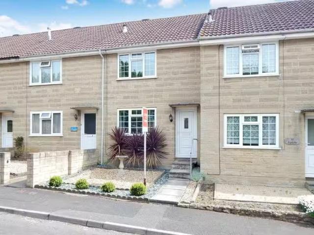 For Rent! 1 BA 2 bedroom terraced house for rent in Uphills, B.