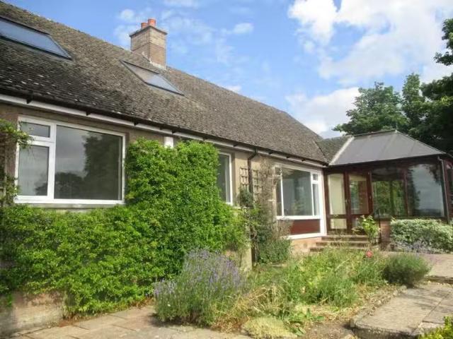 Unique 1 BA 4 bedroom detached bungalow for rent in Lodgefield.