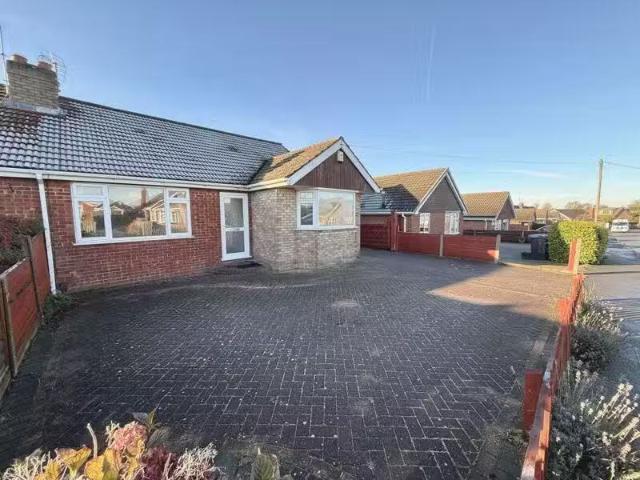 Unique 1 BA 4 bedroom semi detached house for rent in Chestnut.