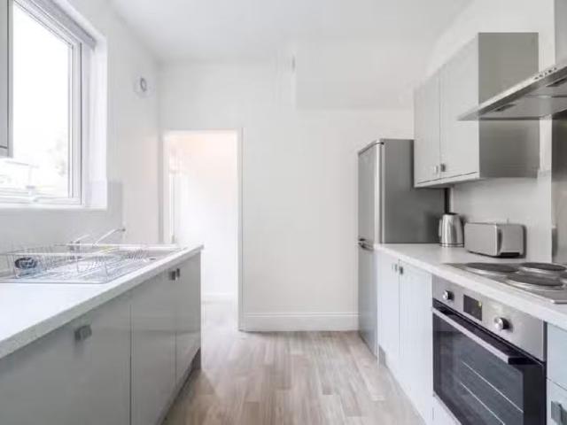 New 1 BA 4 bedroom terraced house for rent in Repton Road, Bri.