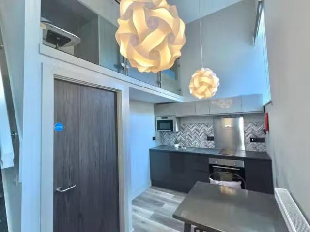 For Rent! 1 BA Studio flat for rent in 147 Gloucester Road, Br.