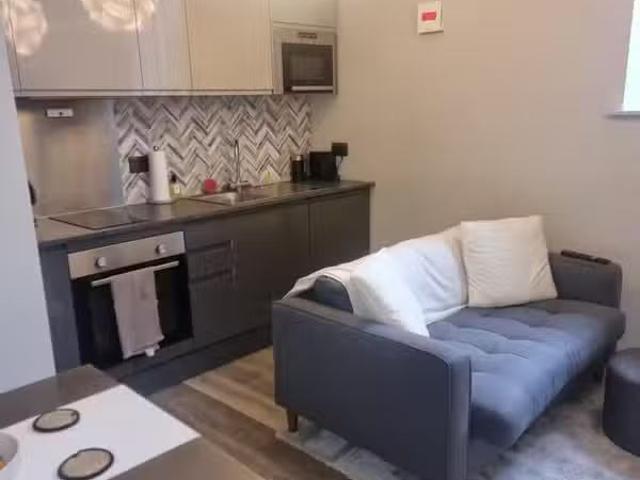 Just in! 1 BA Studio flat for rent in 147 Gloucester Road, Bri.