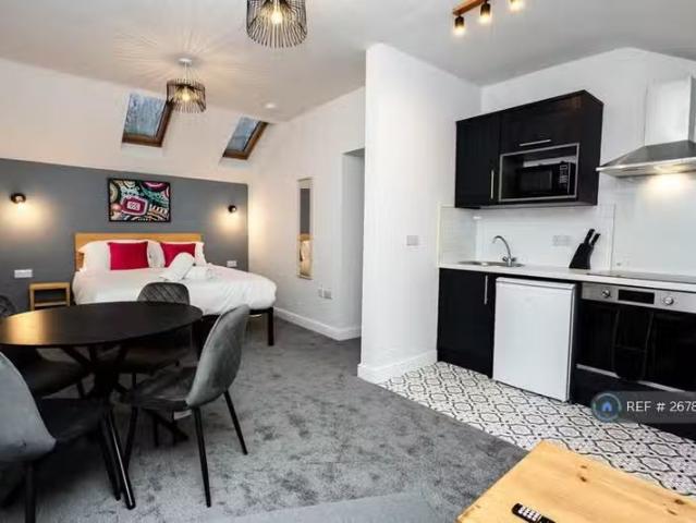 Cheap 1 BA Studio flat for rent in Thorne Road, Doncaster, DN1