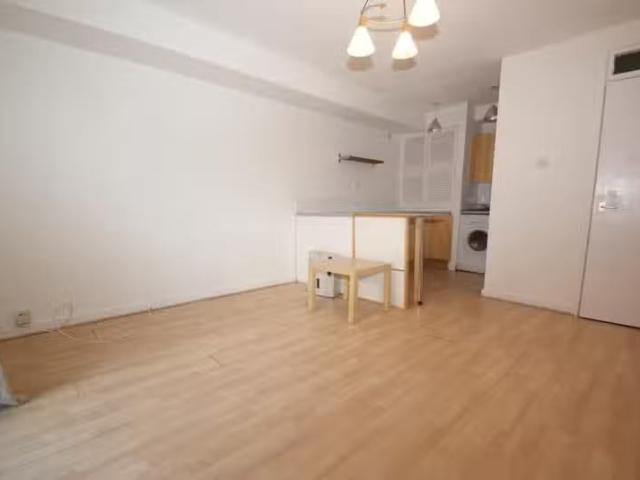 Charming 1 bedroom apartment for rent in Dairycroft, 39 City R.