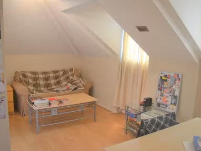 Nice 1 bedroom apartment for rent in St Pauls Walk, Cambridge.
