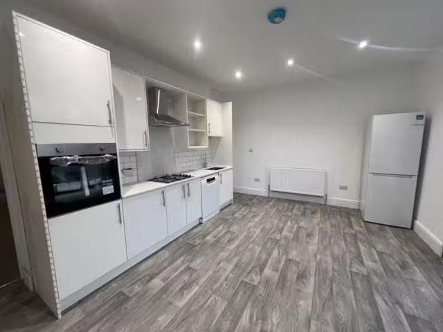 Charming 1 bedroom apartment for rent in Windsor Terrace, Pena.