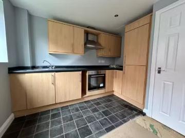 Cozy 1 bedroom flat for rent in Evesham Road, Astwood Bank, Re.