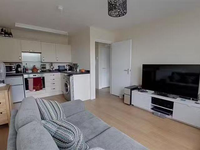 Cheap 1 bedroom flat for rent in Lower Bristol Road, Bath, BA2