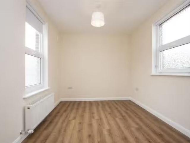 Just in! 1 bedroom flat for rent in Ravenscroft Road, Beckenha.