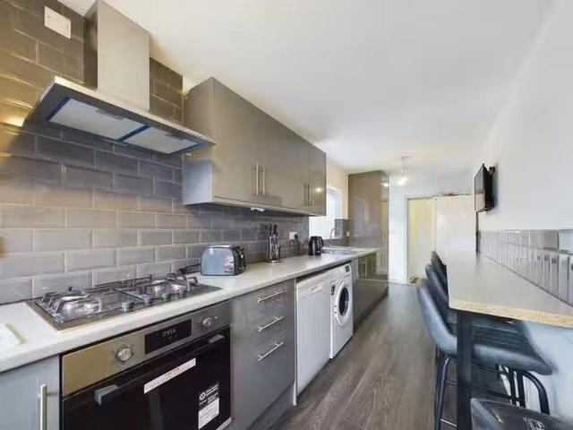 Rental! 1 bedroom house of multiple occupation for rent in Sap.