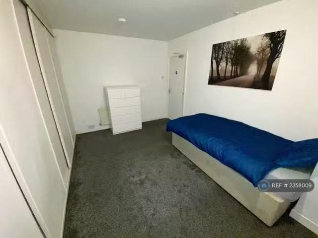 For Rent! 1 bedroom house share for rent in Walsall Road, Perr.