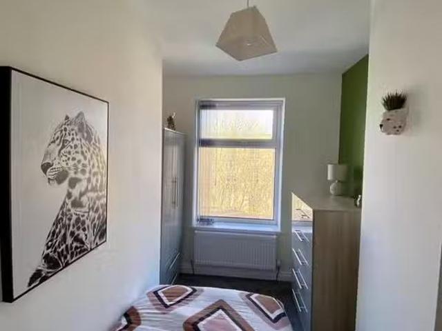 Cheap 1 bedroom house share for rent in Burnley Road, Colne, BB8