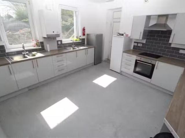 Unique 1 bedroom house share for rent in Park Street, Trefores.