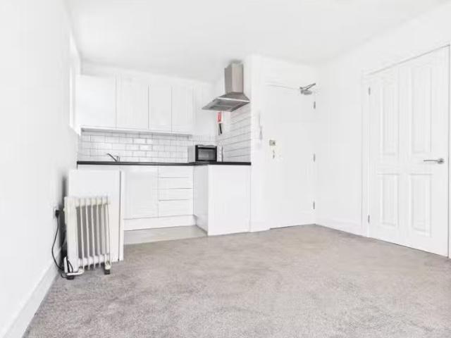 For Rent! 1 bedroom property for rent in Rowlands Road, Worthi.