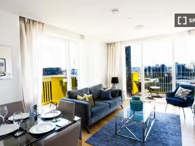 Unique 1 BR 3 bedroom apartment for rent in Millwall, London