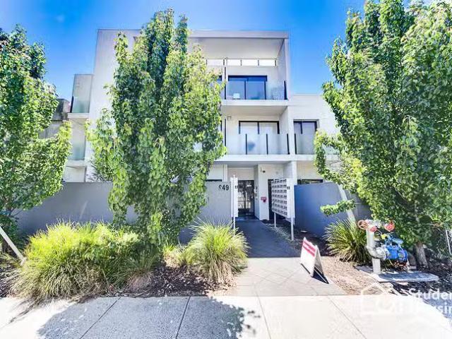 Deal! 1 BR 01/949 Dandenong Road, Malvern East, VIC 3145