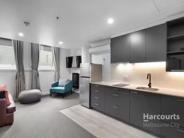 Charming 1 BR 105/318 Little Bourke Street, MELBOURNE, VIC 300.