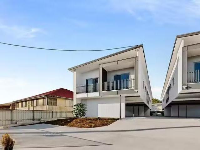 Just in! 1 BR 105 Medway Street, Rocklea, QLD 4106