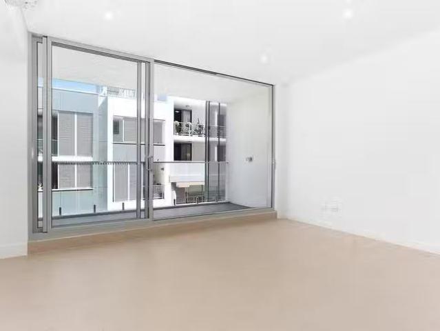 Unique 1 BR 108/211 215 Canterbury Road, Canterbury, NSW 2193