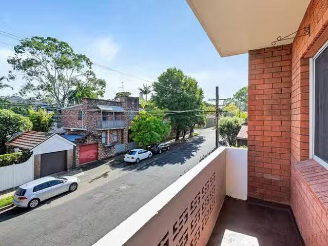 Unique 1 BR 10/115 Flood Street, Leichhardt, NSW 2040