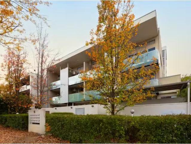 Cozy 1 BR 10/16 Deburgh Street, Lyneham Apartment for rent Li.