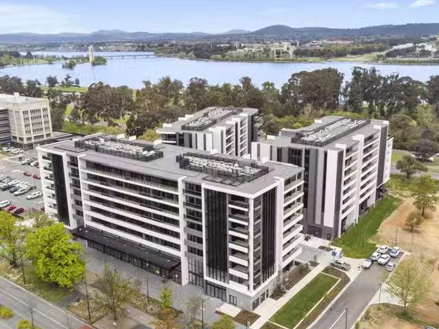 Just in! 1 BR 110/44 Constitution Avenue, Parkes Apartment for.