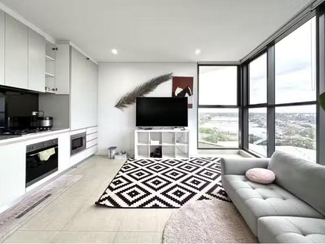 Cheap 1 BR 1316/3 Carter Street, Lidcombe Apartment for rent.