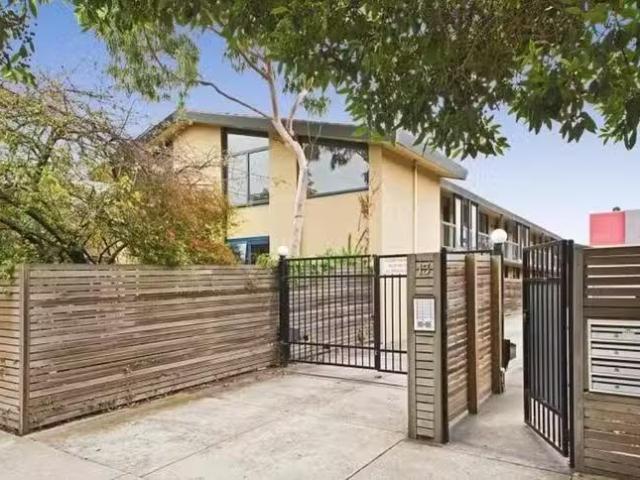 Rental! 1 BR 16/13 Rosedale Avenue, Glen Huntly, VIC 3163